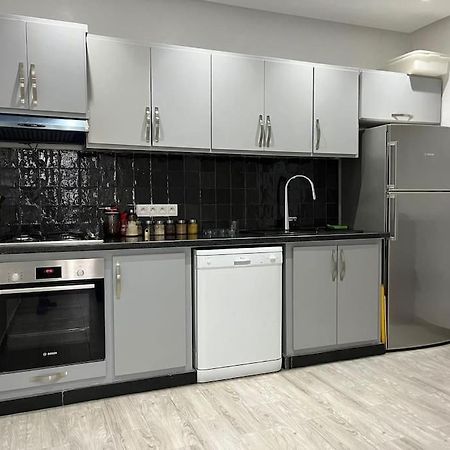 Appartamento Luxe 2Br Oasis In Tangier Center Esterno foto